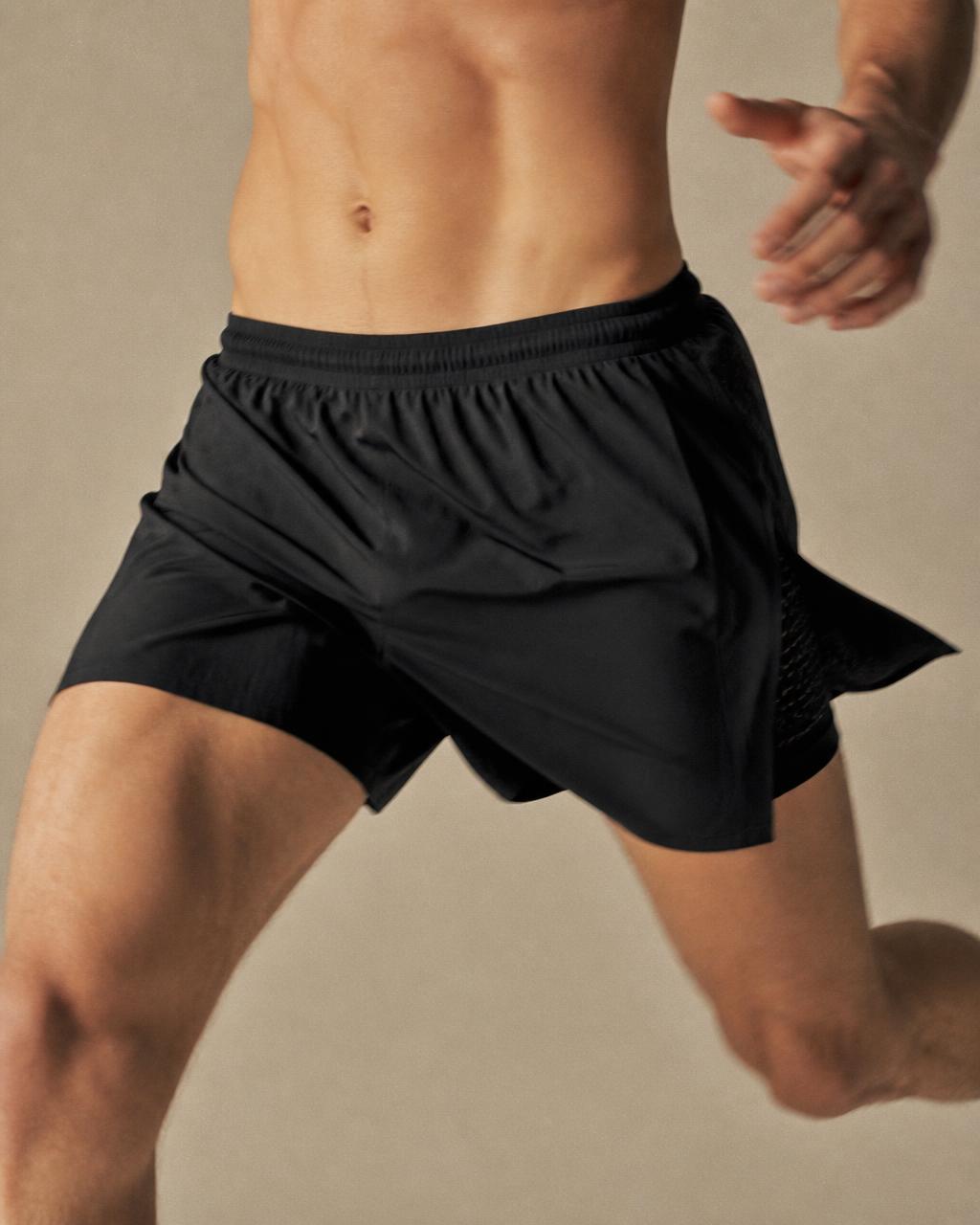 MOTION SHORT in Carbon Black